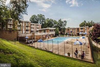 2624 Redcoat Dr unit 163, Alexandria, VA 22303 - photo 5