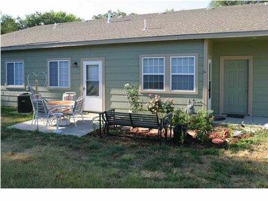 SIDE YARD PATIO OF 912