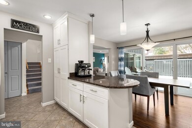 11392 Links Dr, Reston, VA 20190 - photo 4