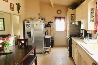 Bright and sunny kitchen