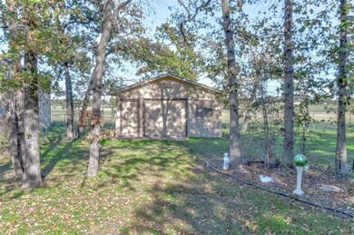 2505 Oaks Dr, Granbury, TX 76049 - photo 7