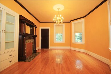The dining room has beautiful Oak hardwood floors,