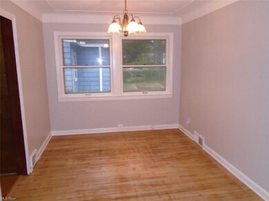 3549 Harvey Rd, Cleveland Heights, OH 44118 - photo 7