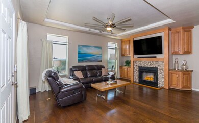 003_Living Room