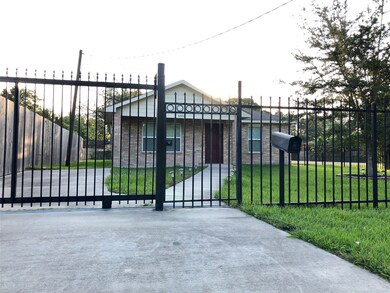 6508 Jensen Dr, Houston, TX 77026 - photo 2