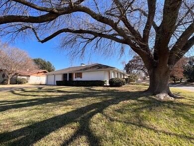 3916 Madrid Dr, Fort Worth, TX 76133 - photo 4