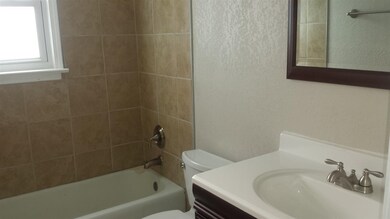 1214 Davis St, Jacksonville, NC 28540 - photo 6