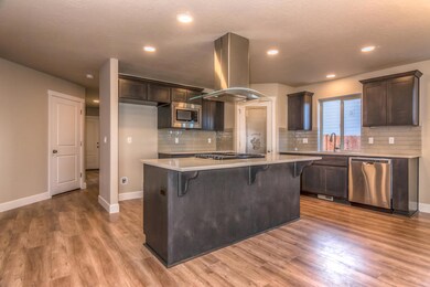 2466 SW Metolius Ave, Redmond, OR 97756 - photo 4