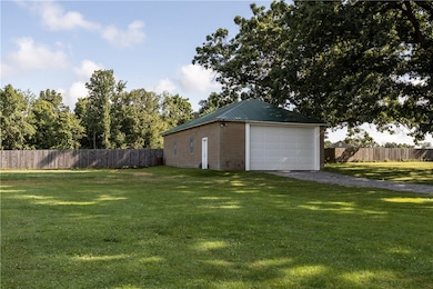 Huge 25' x 50' garage!