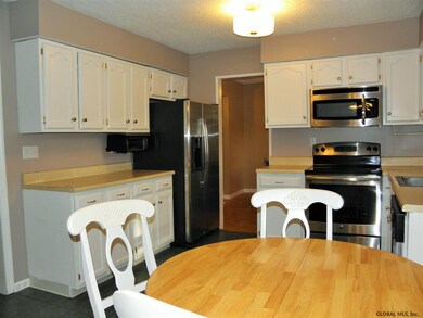 11 Wineberry Ln, Ballston Spa, NY 12020 - photo 6