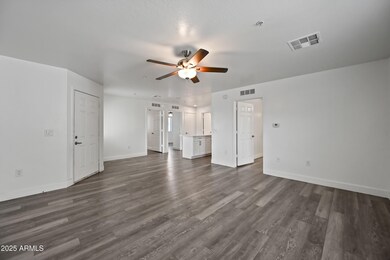 3065 N 67th Ave unit 215, Phoenix, AZ 85033 - photo 6
