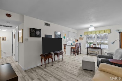 1745 Herault Place unit B, Saint Louis, MO 63125 - photo 3