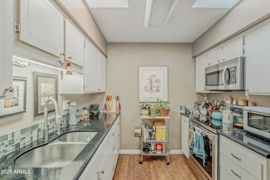 10010 W Royal Oak Rd unit R, Sun City, AZ 85351 - photo 4