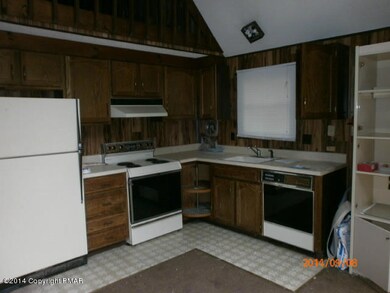 5799 Clover Rd, Long Pond, PA 18334 - photo 2