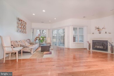 302 Wyndham Cir unit F, Owings Mills, MD 21117 - photo 4