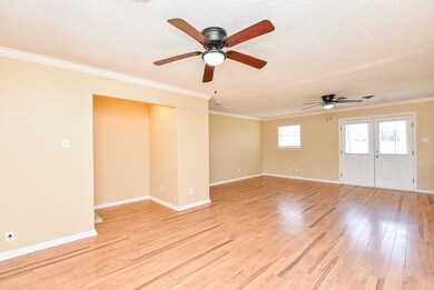 1209 Carmie St, Alvin, TX 77511 - photo 5