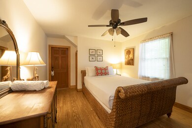 IslandCityHouseUnit12-3190 (3 of 34)