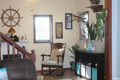 709 N Sherman St, Lincoln, IL 62656 - photo 4