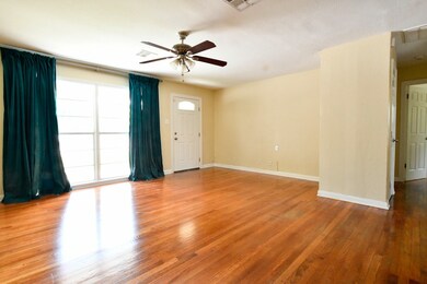 1719 W 43rd St, Houston, TX 77018 - photo 3