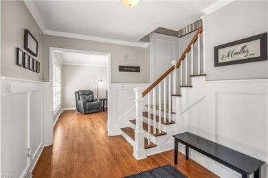 Spacious foyer....awesome fresh paint throughout