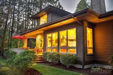 19397 Soda Springs Dr, Bend, OR 97702 - photo 2