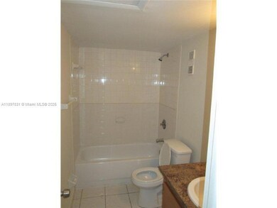 Samari Lake unit 2309, Hialeah, FL 33016 - photo 5