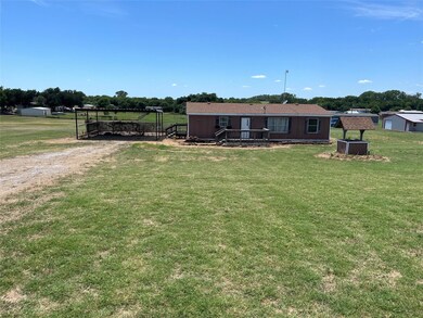 148 Blue Sky Ln, Springtown, TX 76082 - photo 2