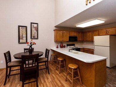 3925 Waterview Ct SW, Cedar Rapids, IA 52404 - photo 4