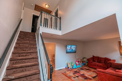 1147 Cranberry Dr, Bushkill, PA 18324 - photo 4