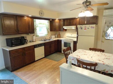 382 Hallman Rd, Douglassville, PA 19518 - photo 6