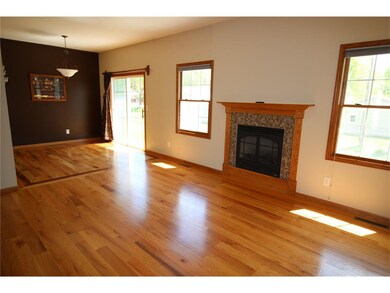 Great Room w/gas FP & open to Formal DR