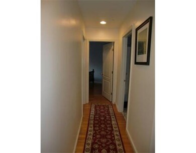 19 Wiget St unit 205, Boston, MA 02113 - photo 4