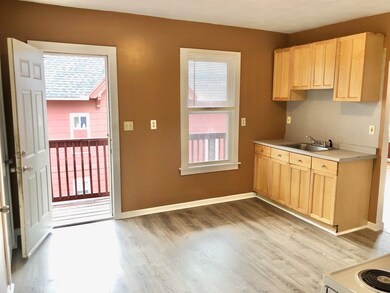 845 Worthington St unit 2, Springfield, MA 01105 - photo 3