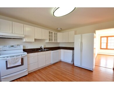 199 Johnny Appleseed Ln, Leominster, MA 01453 - photo 3