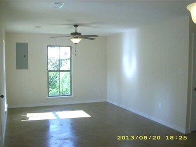 660 S 3rd St, Ponchatoula, LA 70454 - photo 2