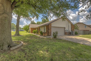 300 S Hemlock Ave, Broken Arrow, OK 74012 - photo 5