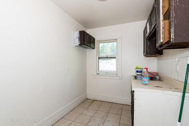 472 N Spring St, Elgin, IL 60120 - photo 4