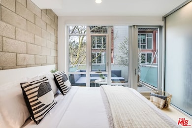 3450 Cahuenga Blvd W unit 101, Los Angeles, CA 90068 - photo 7