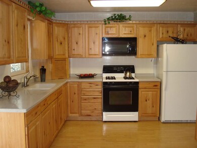 2705 Pontiac Dr, Alamogordo, NM 88310 - photo 2
