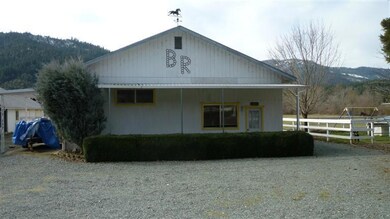 5497 E Evans Creek Rd, Rogue River, OR 97537 - photo 3