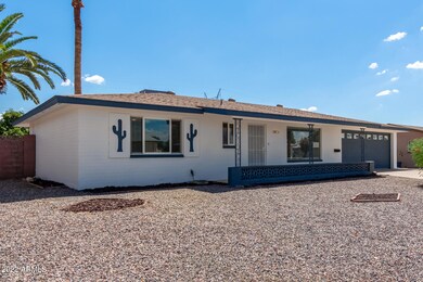 5823 E Des Moines St, Mesa, AZ 85205 - photo 3