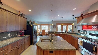 221 Harpazo Ln, Grants Pass, OR 97527 - photo 5