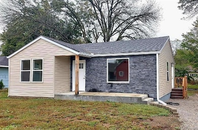 307 S West St, Arma, KS 66712 - photo 2