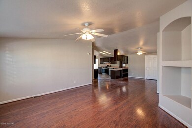 2995 E Cottonwood Club Ln, Tucson, AZ 85706 - photo 4