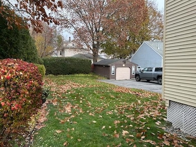 699 Chestnut St unit 1, Manchester, NH 03104 - photo 4