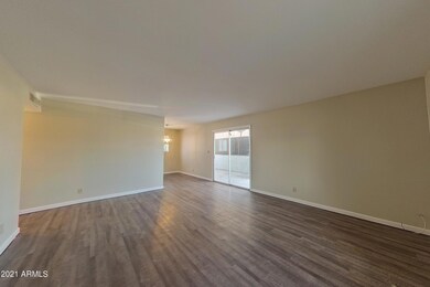 523 E Roanoke Ave Apt C-print-002-002-Li