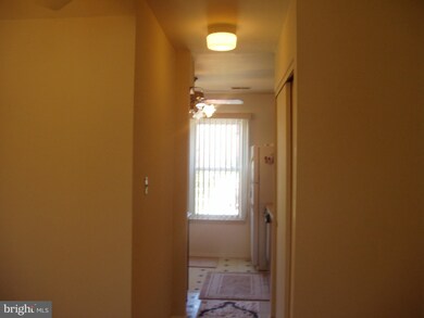 12055 Crimson Ln, Silver Spring, MD 20904 - photo 5