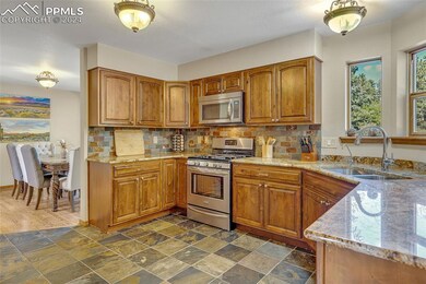 Gorgeous Kitchen, Granite Countertops, Wooden Cabi