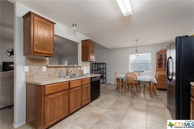 401 Chrislyn St, Troy, TX 76579 - photo 5