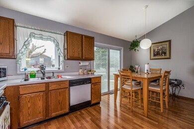 1405 Macarthur Dr, Waukegan, IL 60087 - photo 7